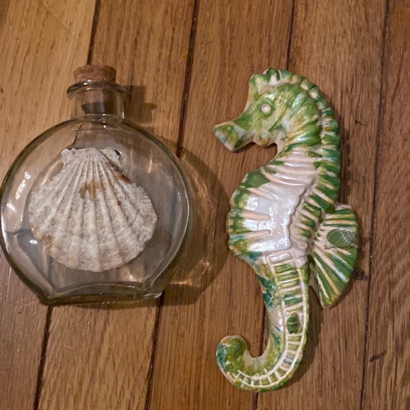 Seahorse & Shell Decor - Picture 2 of 5